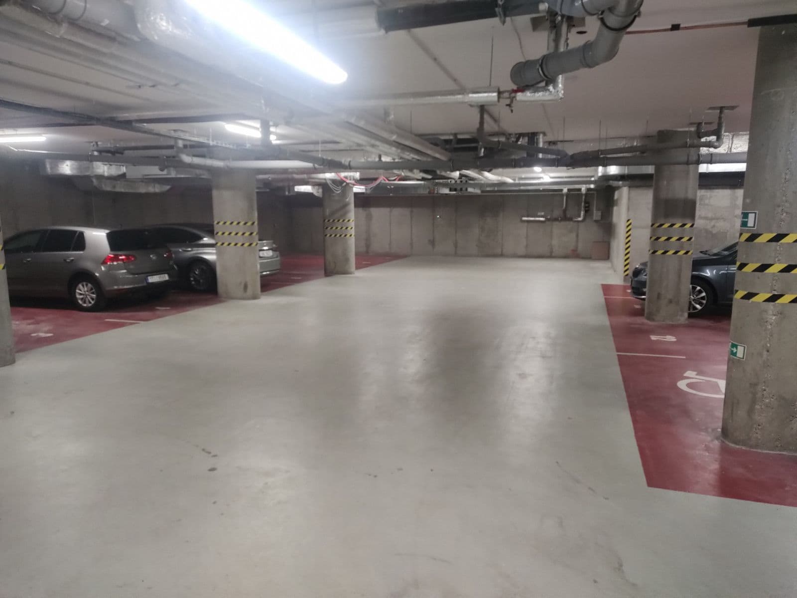 Prenájom garáže 12 m², Lumírova, Praha, Praha Prenájom garáže 12 m², Lumírova, Praha, Praha