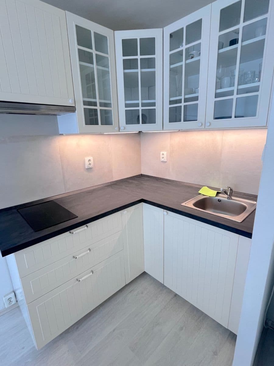 Prenájom bytu 2-izbový 35 m², Vodňanského, Praha, Praha Prenájom bytu 2-izbový 35 m², Vodňanského, Praha, Praha