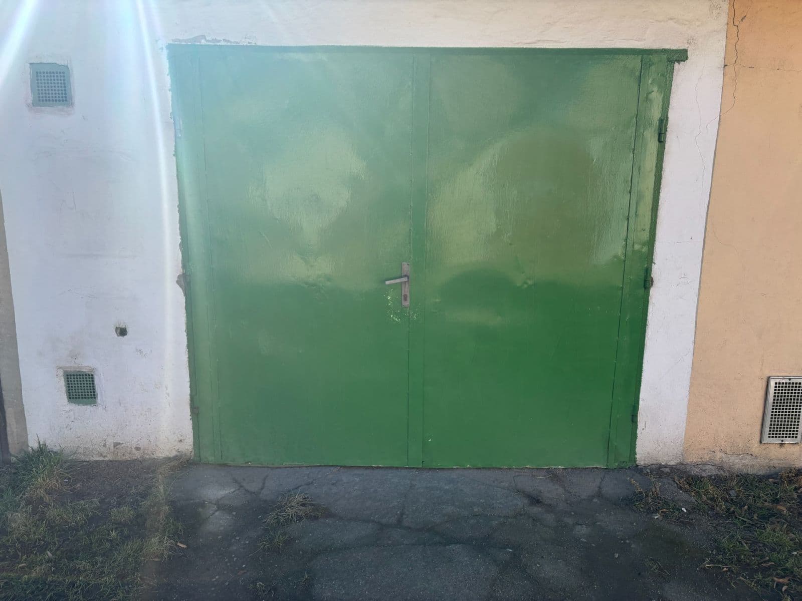 Predaj garáže 18 m², Uherský Ostroh, Zlínský kraj Predaj garáže 18 m², Uherský Ostroh, Zlínský kraj