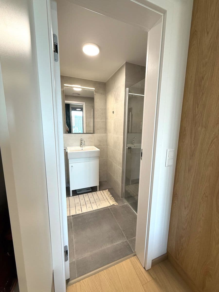 Prenájom bytu 2-izbový 48 m², Bottova, Bratislava - mestská časť Staré Mesto, Bratislavský kraj Prenájom bytu 2-izbový 48 m², Bottova, Bratislava - mestská časť Staré Mesto, Bratislavský kraj