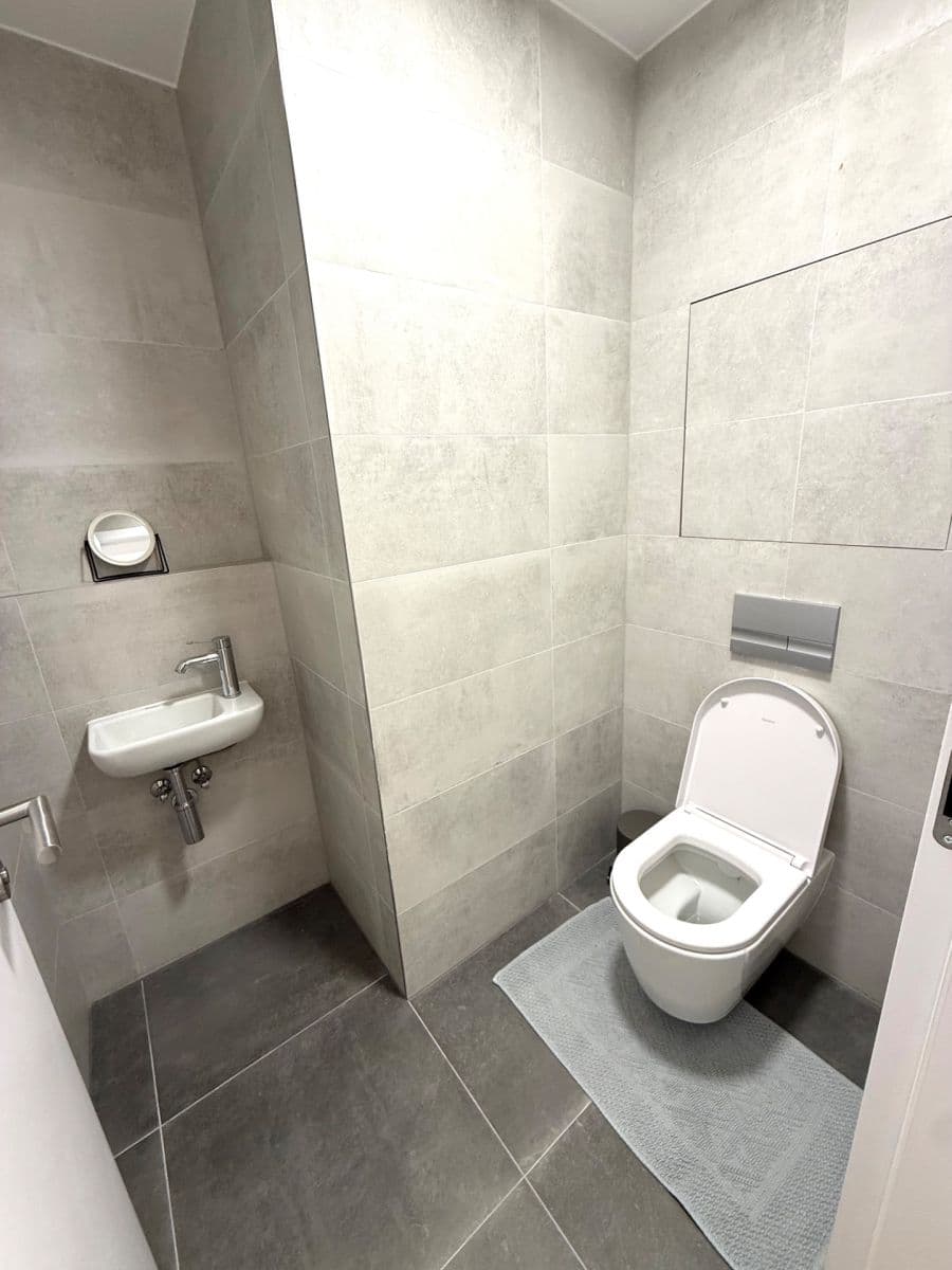 Prenájom bytu 2-izbový 48 m², Bottova, Bratislava - mestská časť Staré Mesto, Bratislavský kraj Prenájom bytu 2-izbový 48 m², Bottova, Bratislava - mestská časť Staré Mesto, Bratislavský kraj