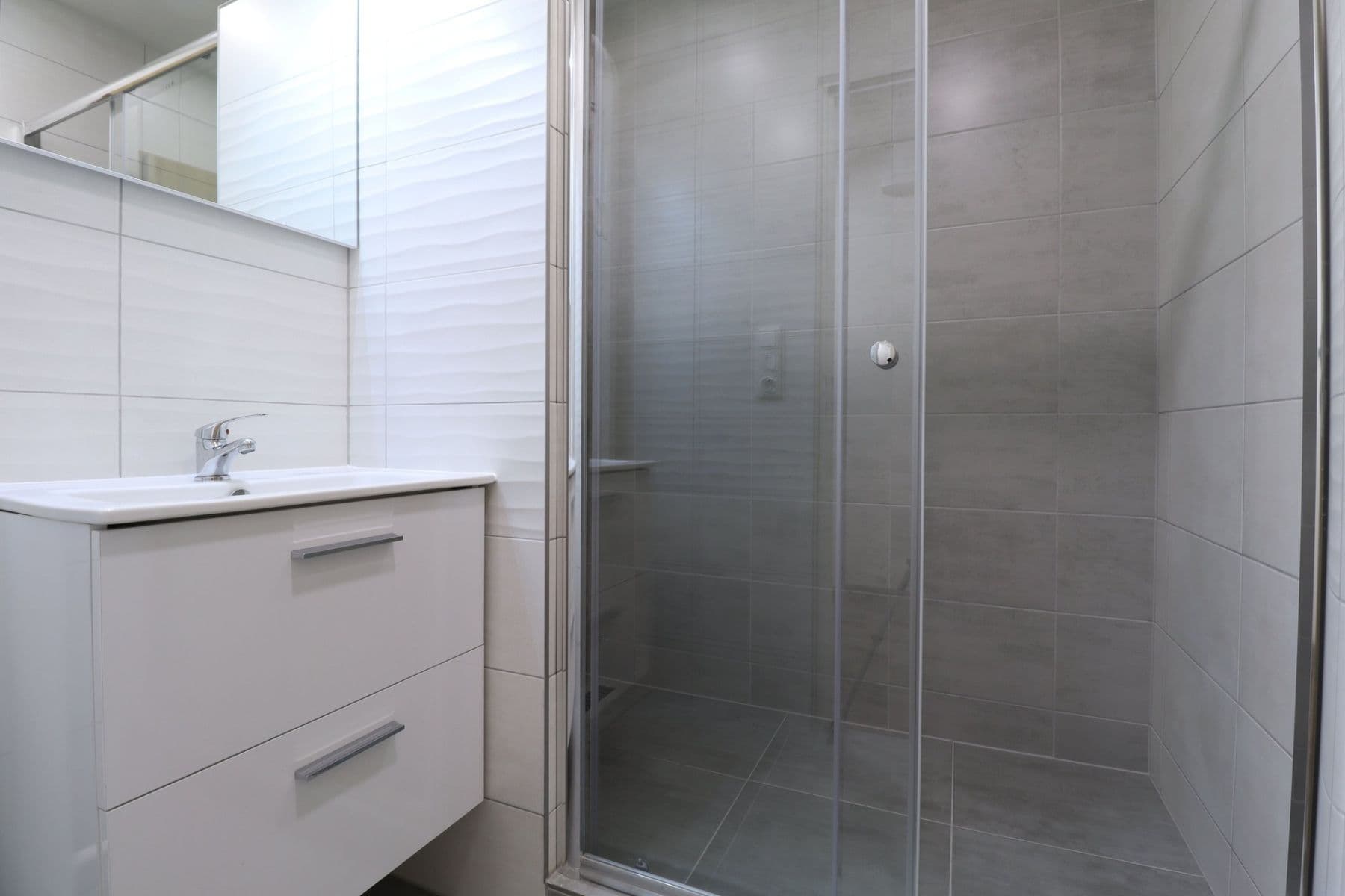 Prenájom bytu 2-izbový 43 m², Jemnická, Praha, Praha Prenájom bytu 2-izbový 43 m², Jemnická, Praha, Praha