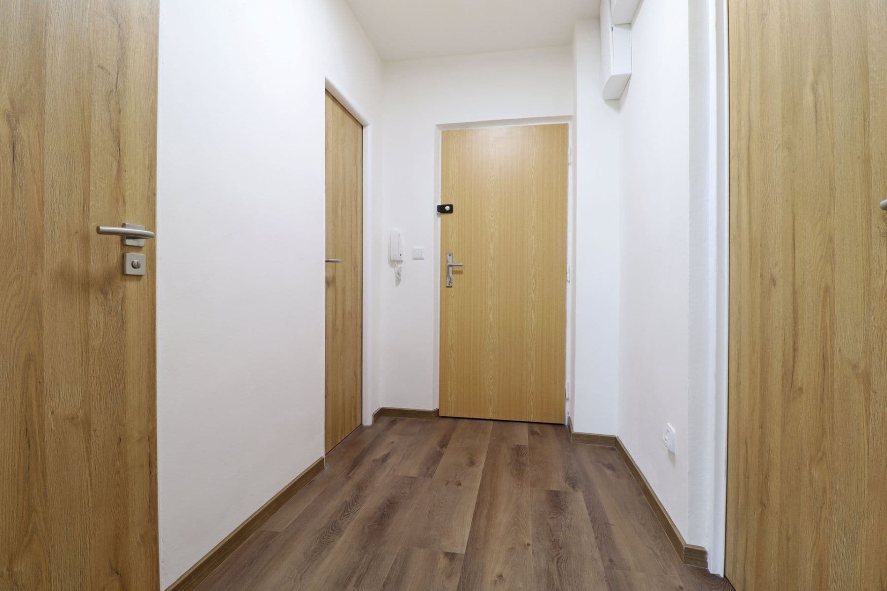 Prenájom bytu 2-izbový 43 m², Jemnická, Praha, Praha Prenájom bytu 2-izbový 43 m², Jemnická, Praha, Praha