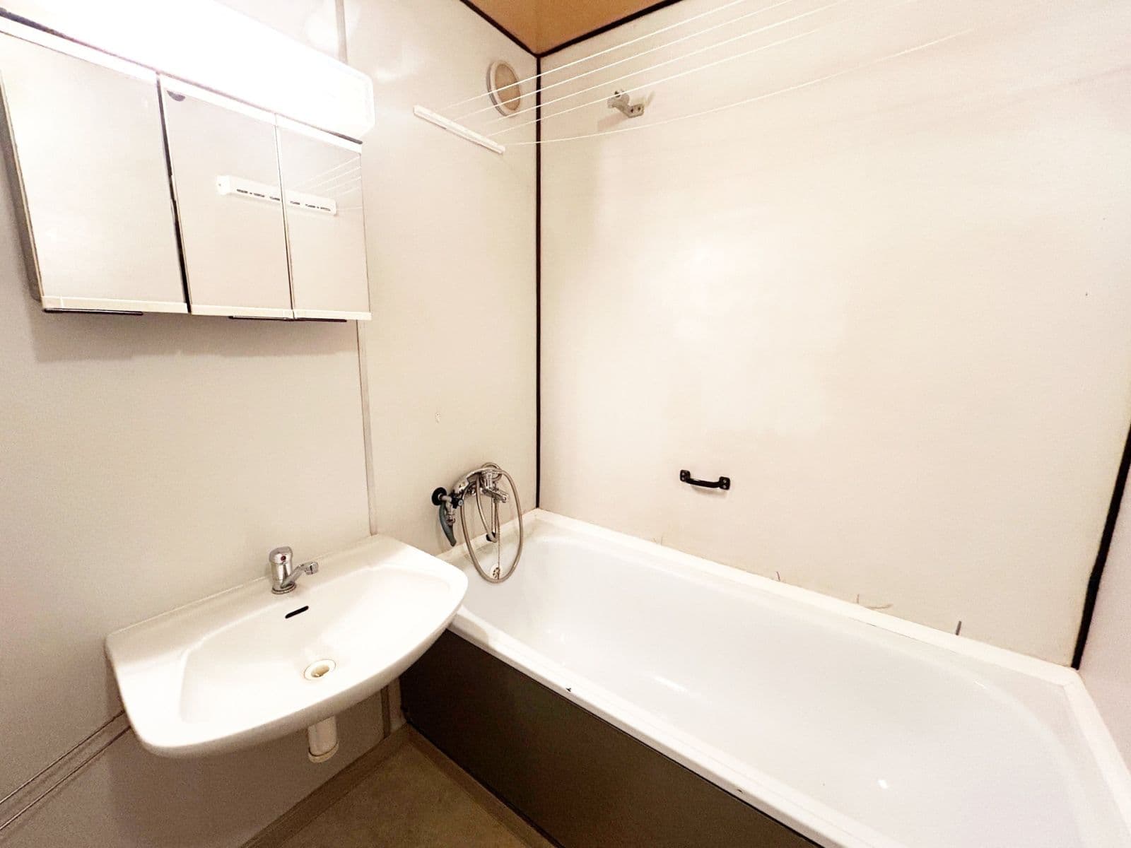 Prenájom bytu 4-izbový 89 m², Doležalova, Praha, Praha Prenájom bytu 4-izbový 89 m², Doležalova, Praha, Praha