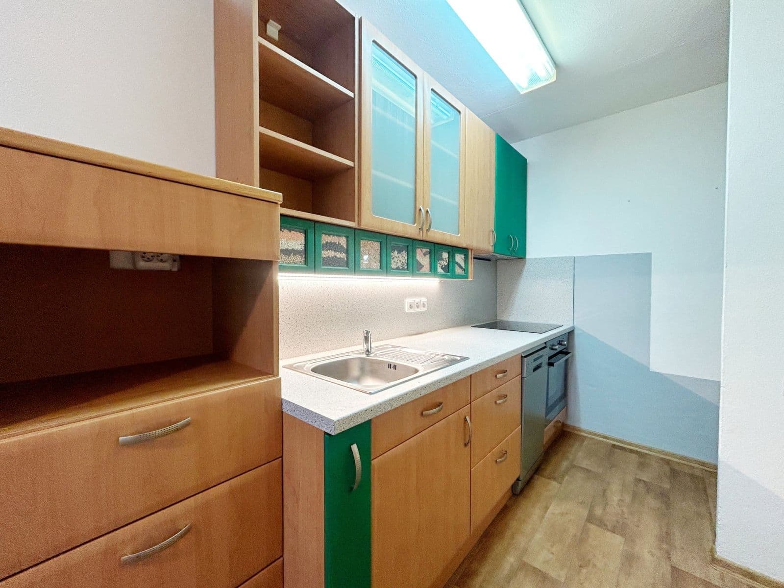 Prenájom bytu 4-izbový 89 m², Doležalova, Praha, Praha Prenájom bytu 4-izbový 89 m², Doležalova, Praha, Praha