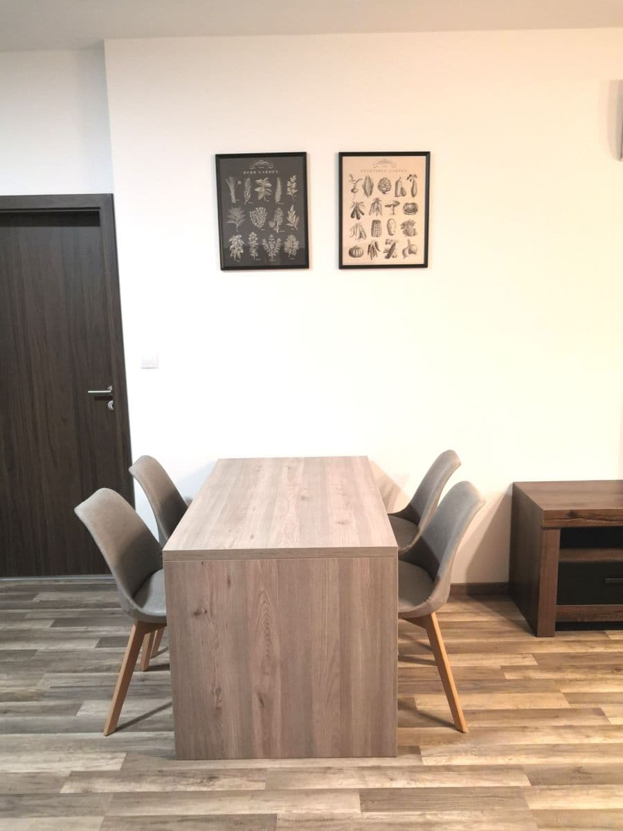 Prenájom bytu 3-izbový 64 m², Šancová, Bratislava - mestská časť Staré Mesto, Bratislavský kraj Prenájom bytu 3-izbový 64 m², Šancová, Bratislava - mestská časť Staré Mesto, Bratislavský kraj