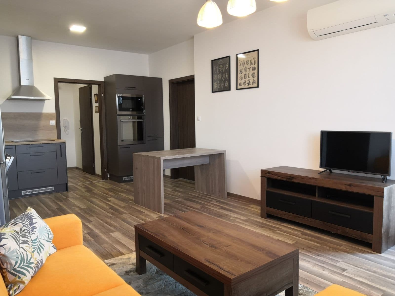 Prenájom bytu 3-izbový 64 m², Šancová, Bratislava - mestská časť Staré Mesto, Bratislavský kraj Prenájom bytu 3-izbový 64 m², Šancová, Bratislava - mestská časť Staré Mesto, Bratislavský kraj