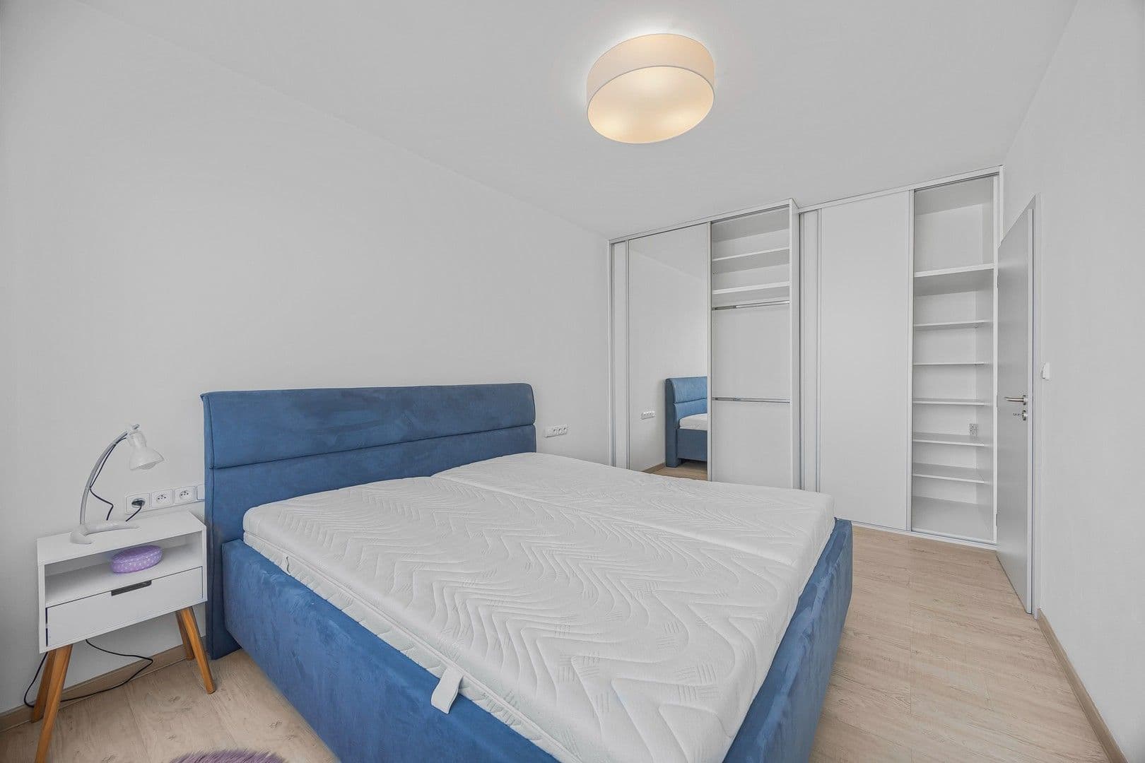 Prenájom bytu 3-izbový 67 m², Molákova, Praha, Praha Prenájom bytu 3-izbový 67 m², Molákova, Praha, Praha