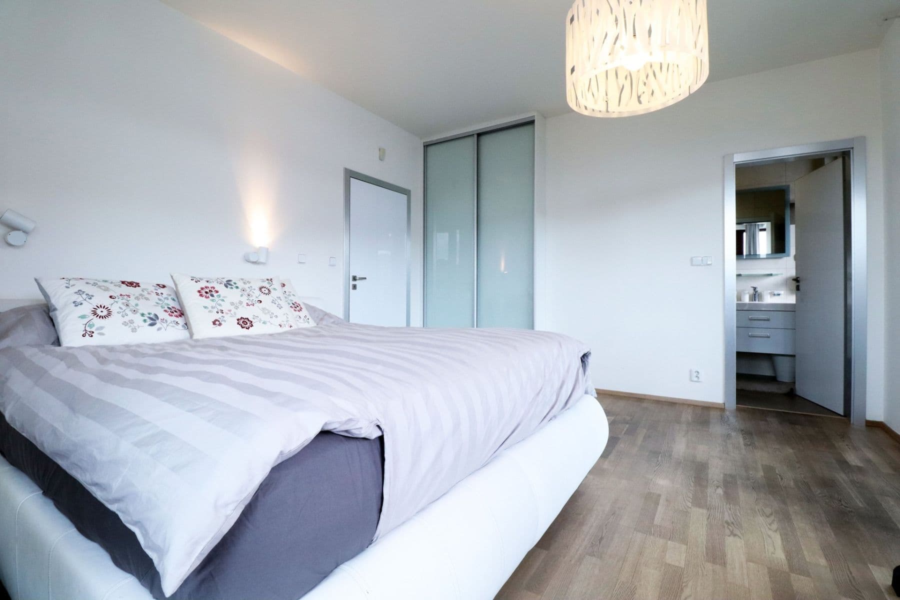 Prenájom bytu 4-izbový 111 m², Musílkova, Praha, Praha Prenájom bytu 4-izbový 111 m², Musílkova, Praha, Praha