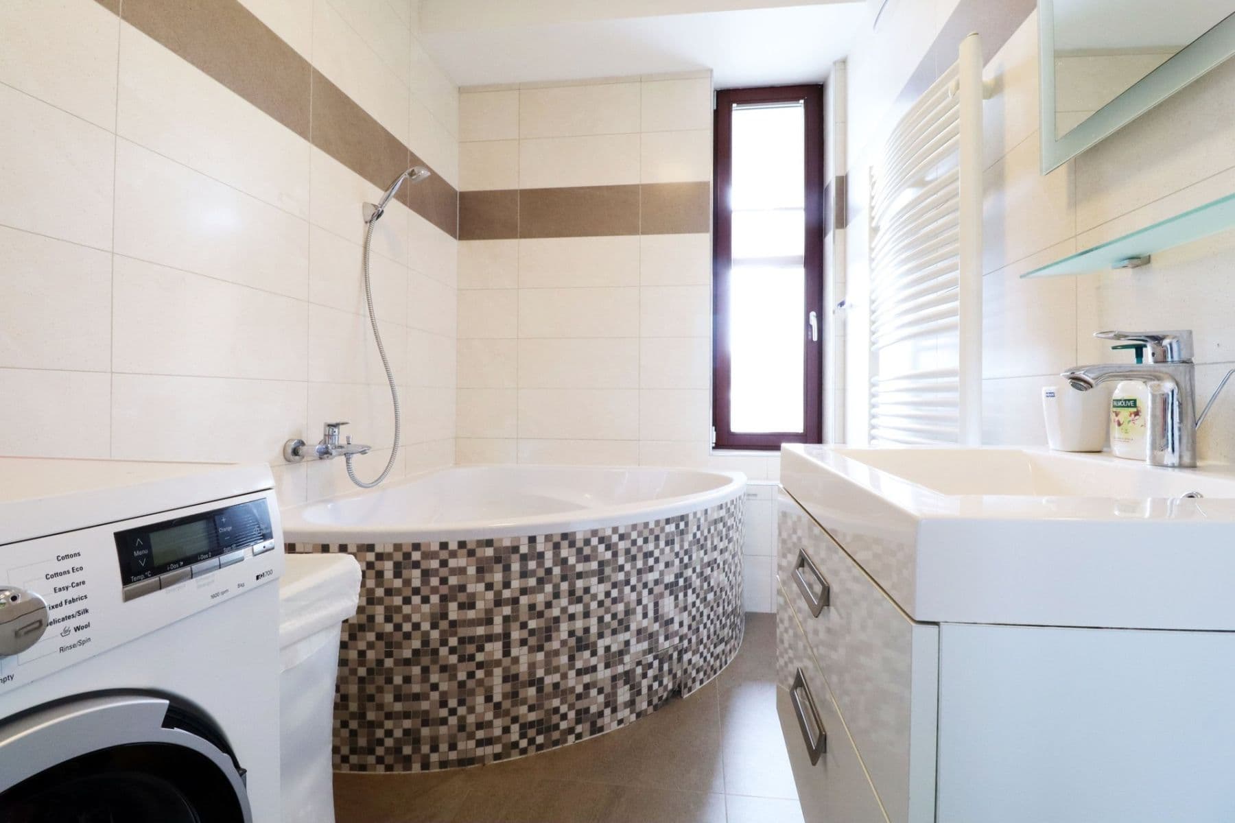 Prenájom bytu 4-izbový 111 m², Musílkova, Praha, Praha Prenájom bytu 4-izbový 111 m², Musílkova, Praha, Praha