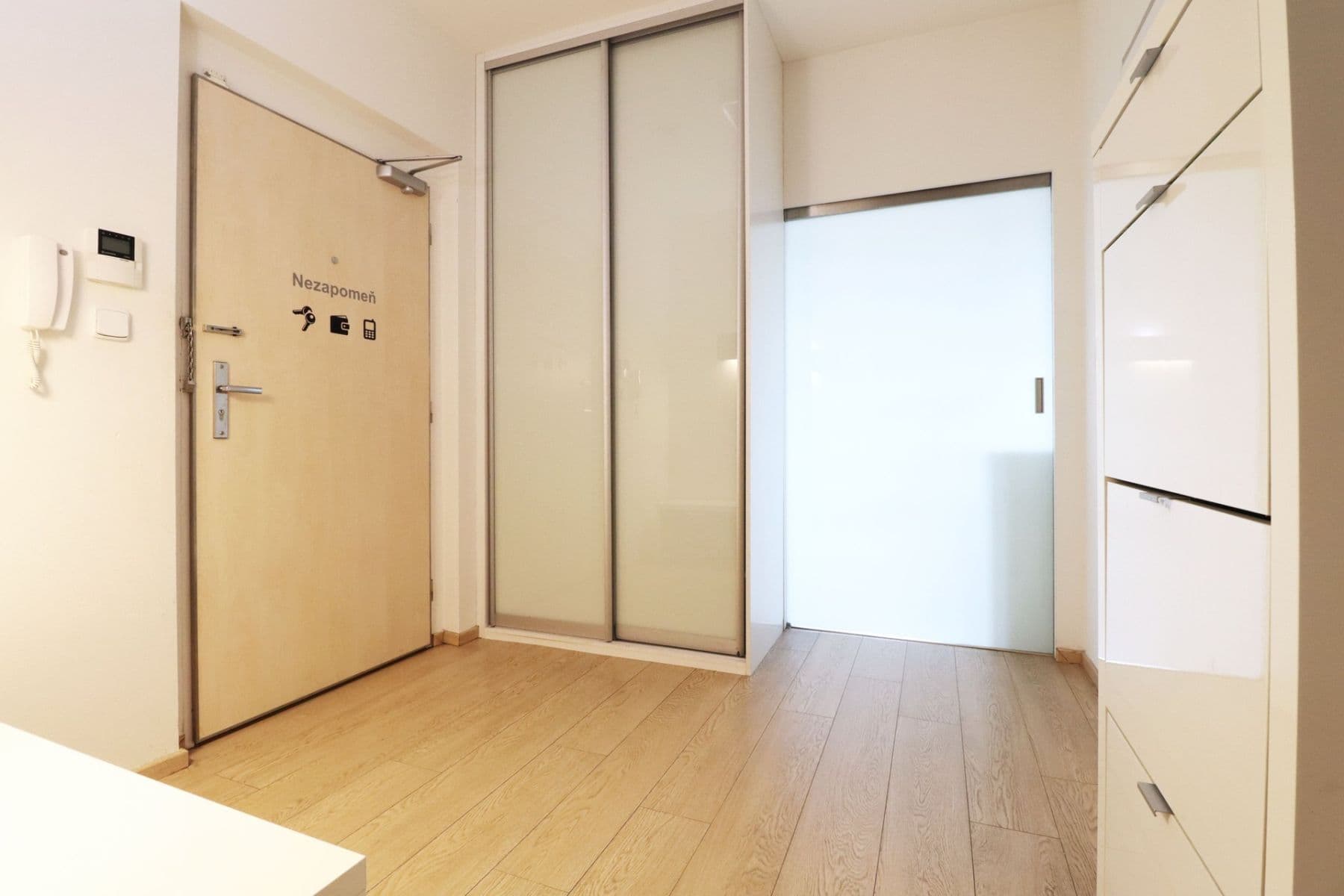 Prenájom bytu 4-izbový 111 m², Musílkova, Praha, Praha Prenájom bytu 4-izbový 111 m², Musílkova, Praha, Praha