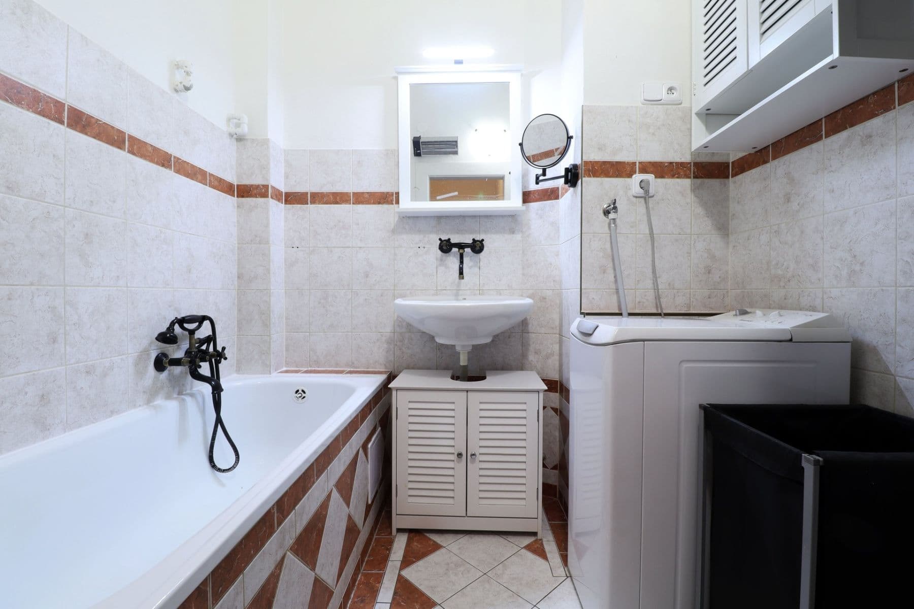 Prenájom bytu 2-izbový 50 m², Biskupcova, Praha, Praha Prenájom bytu 2-izbový 50 m², Biskupcova, Praha, Praha