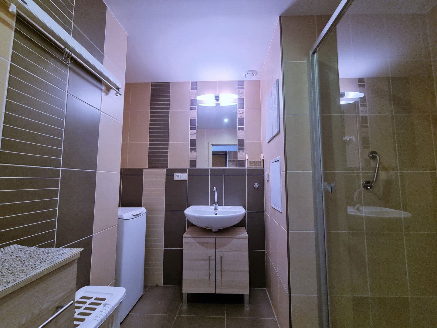 Prenájom bytu 3-izbový 65 m², Rezlerova, Praha, Praha Prenájom bytu 3-izbový 65 m², Rezlerova, Praha, Praha