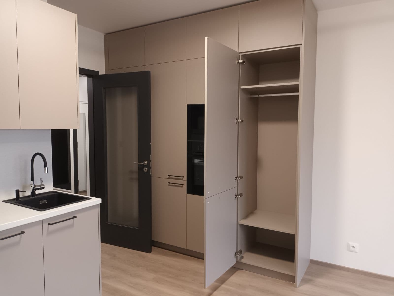 Prenájom bytu 1-izbový 32 m², Poděbradská, Praha, Praha Prenájom bytu 1-izbový 32 m², Poděbradská, Praha, Praha