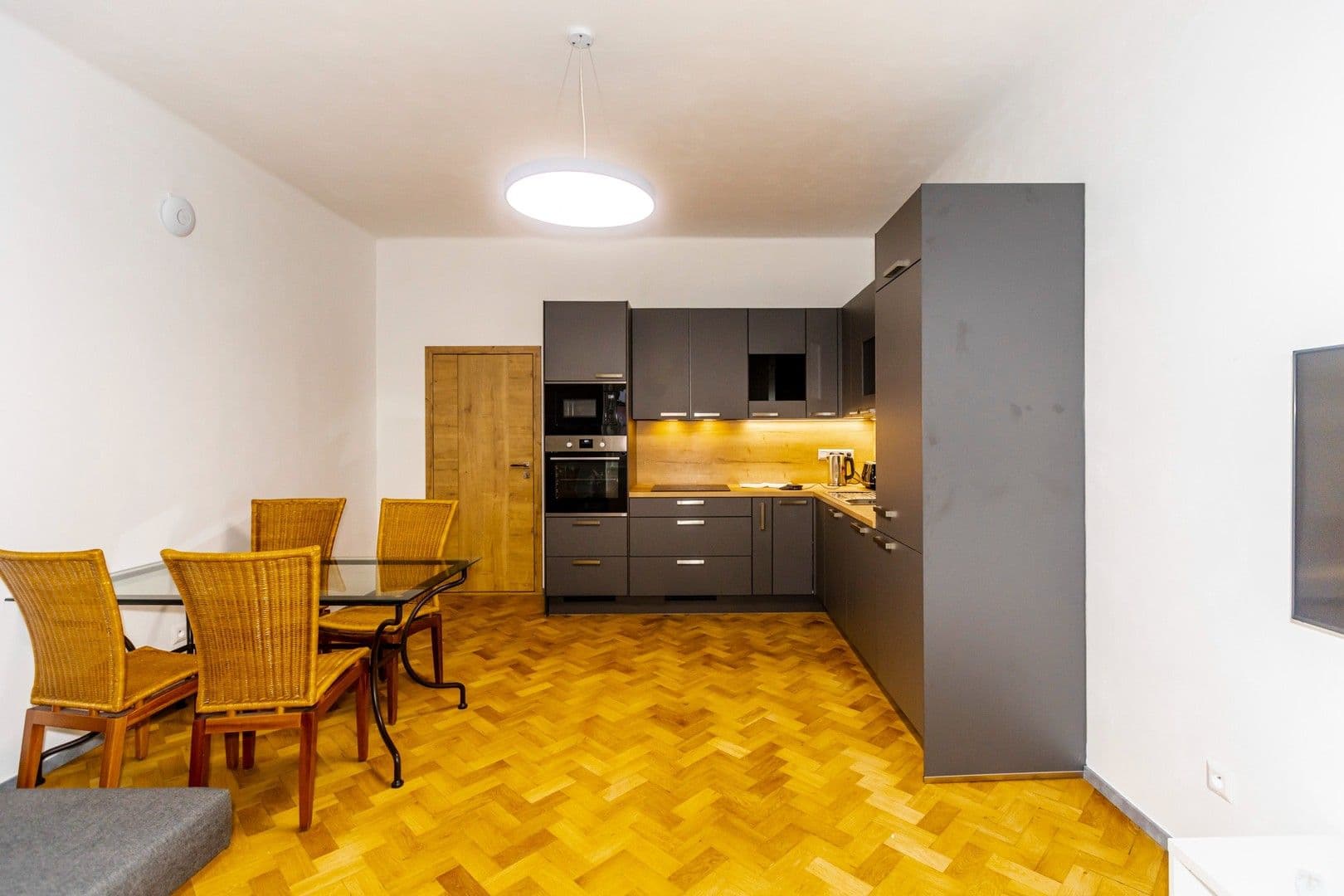 Prenájom bytu 3-izbový 83 m², Kubelíkova, Praha, Praha Prenájom bytu 3-izbový 83 m², Kubelíkova, Praha, Praha