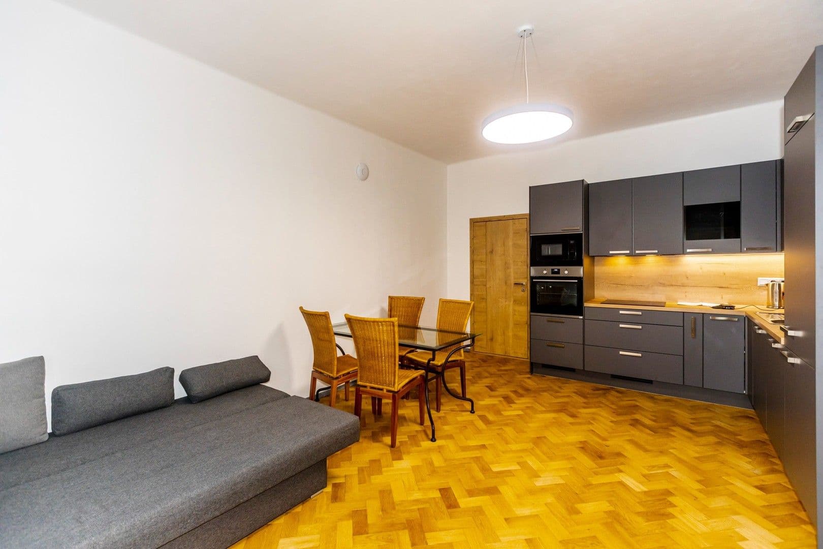 Prenájom bytu 3-izbový 83 m², Kubelíkova, Praha, Praha Prenájom bytu 3-izbový 83 m², Kubelíkova, Praha, Praha