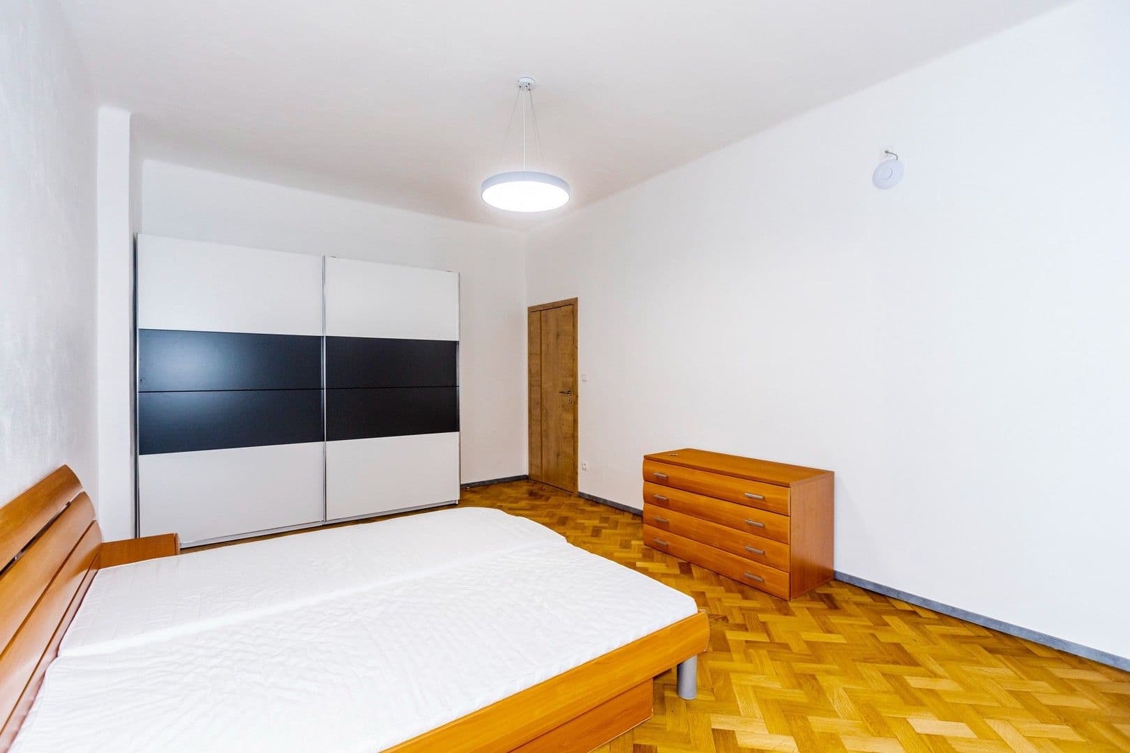 Prenájom bytu 3-izbový 83 m², Kubelíkova, Praha, Praha Prenájom bytu 3-izbový 83 m², Kubelíkova, Praha, Praha