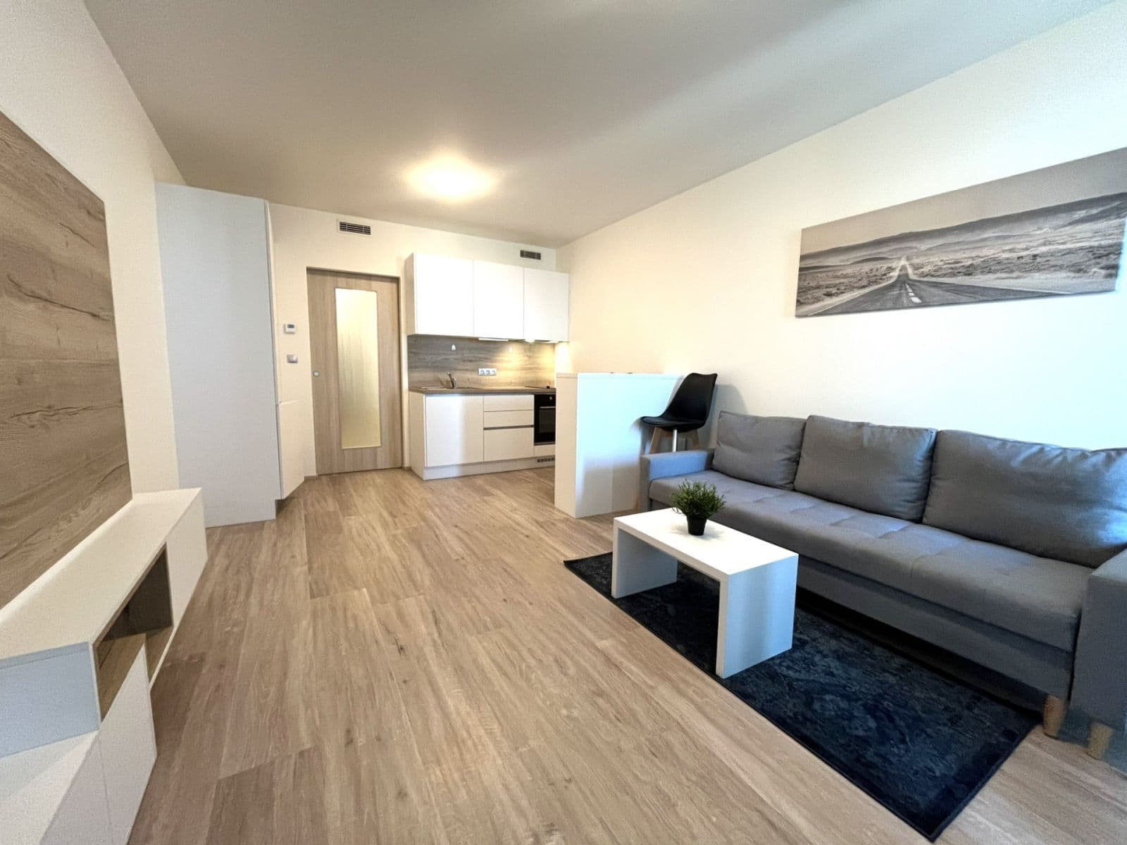 Prenájom bytu 1-izbový 33 m², Kurta Konráda, Praha, Praha Prenájom bytu 1-izbový 33 m², Kurta Konráda, Praha, Praha