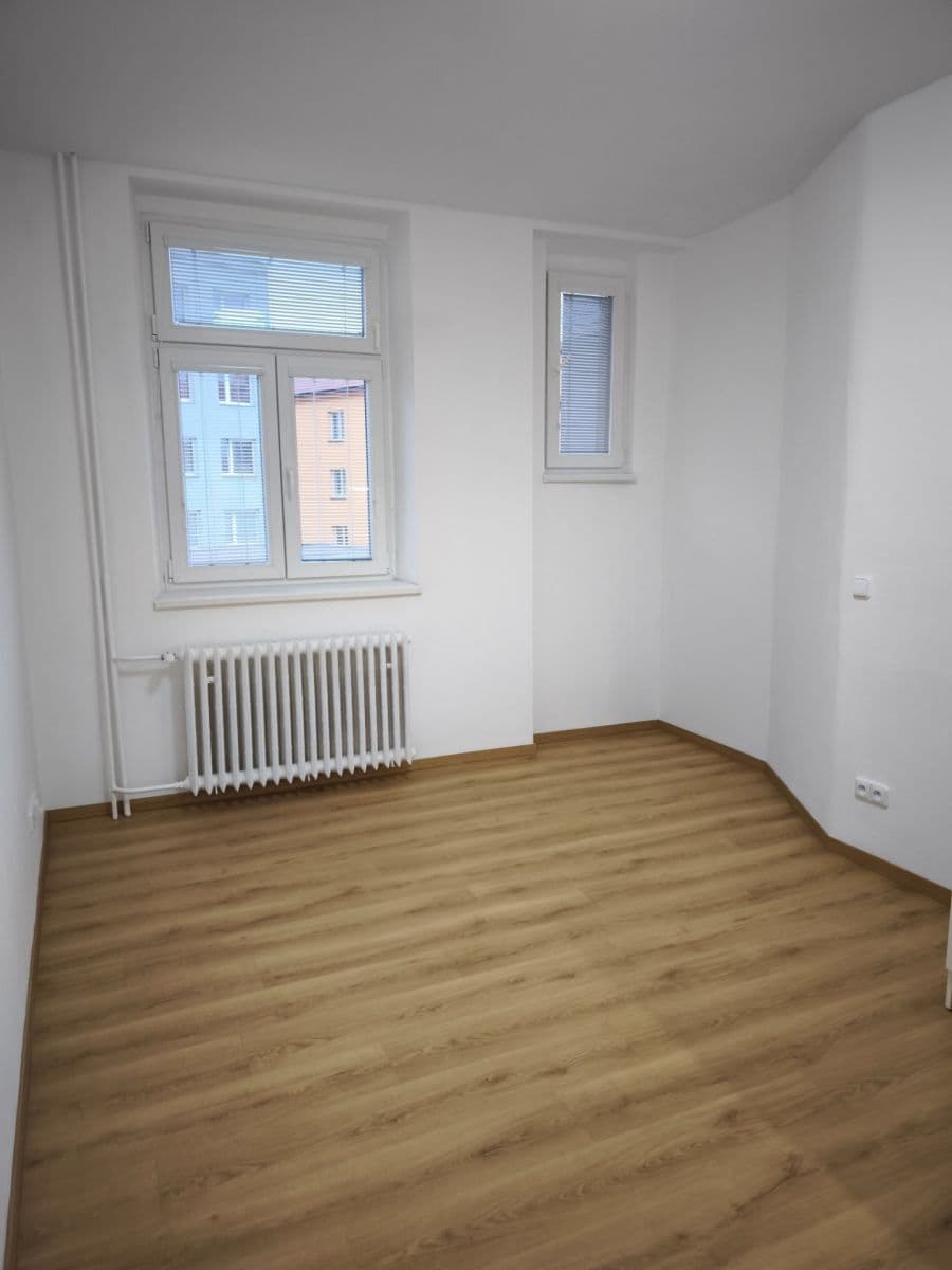Prenájom kancelárie 94 m², U Husova sboru, Pardubice, Pardubický kraj Prenájom kancelárie 94 m², U Husova sboru, Pardubice, Pardubický kraj
