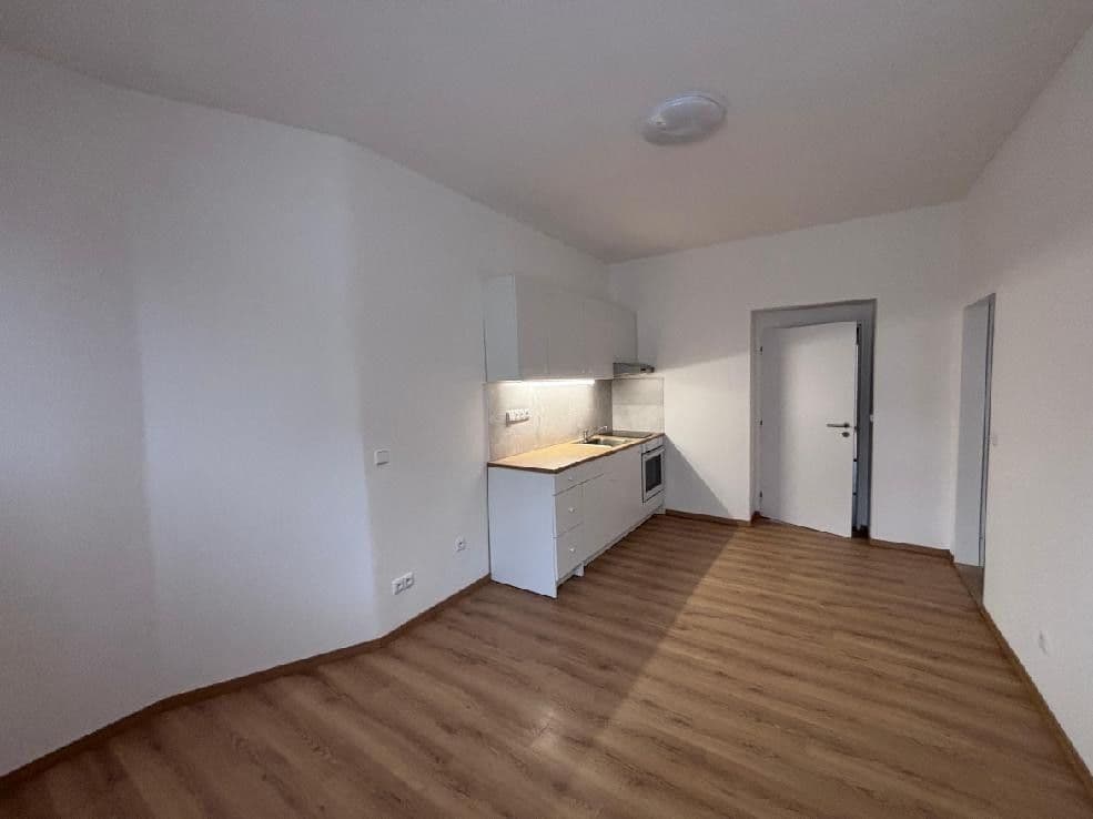 Prenájom kancelárie 94 m², U Husova sboru, Pardubice, Pardubický kraj Prenájom kancelárie 94 m², U Husova sboru, Pardubice, Pardubický kraj
