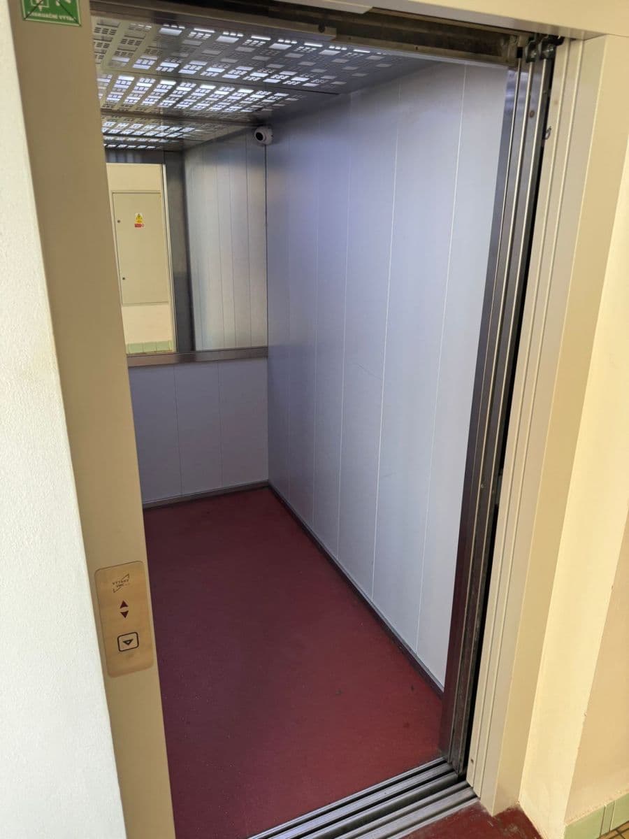 Prenájom bytu 2-izbový 43 m², Evropská, Praha, Praha Prenájom bytu 2-izbový 43 m², Evropská, Praha, Praha