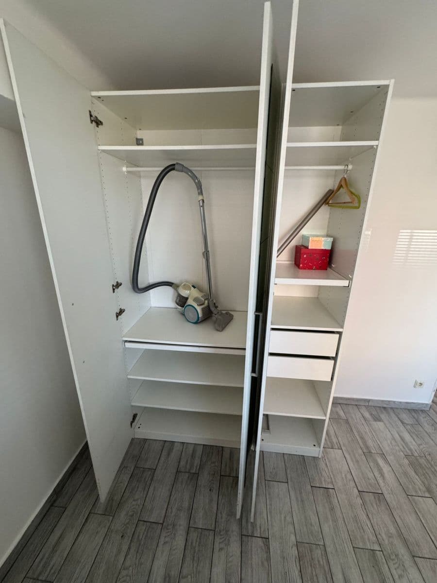 Prenájom bytu 2-izbový 43 m², Evropská, Praha, Praha Prenájom bytu 2-izbový 43 m², Evropská, Praha, Praha