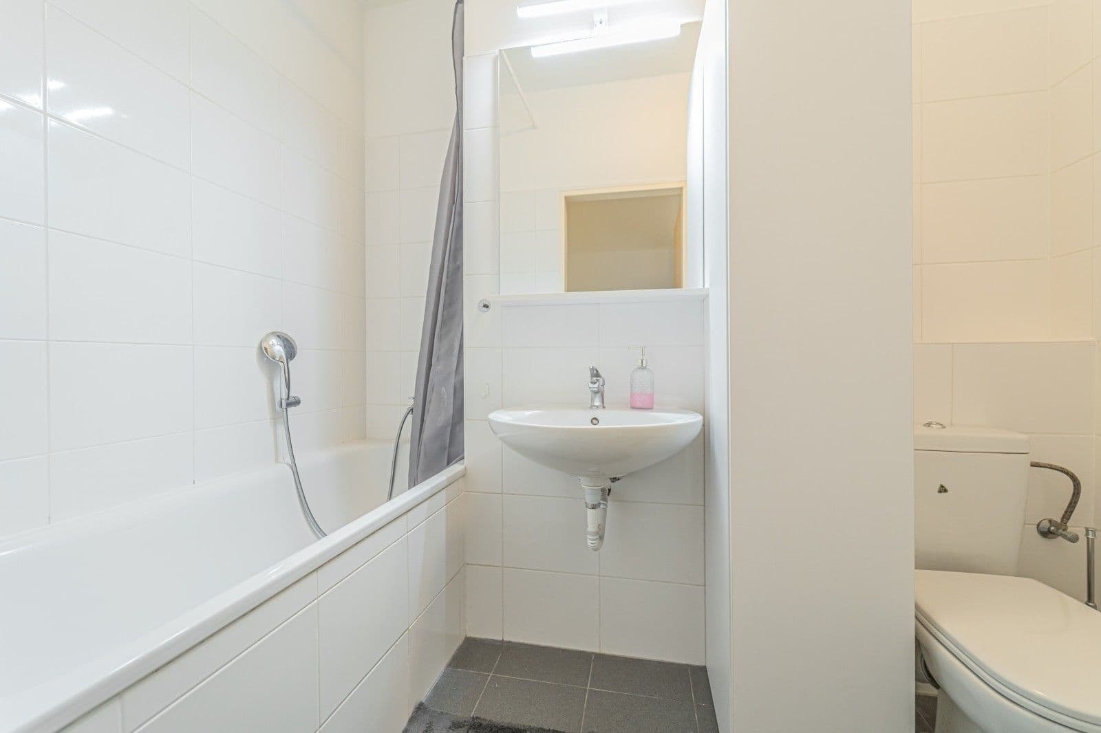 Prenájom bytu 2-izbový 52 m², K Netlukám, Praha, Praha Prenájom bytu 2-izbový 52 m², K Netlukám, Praha, Praha