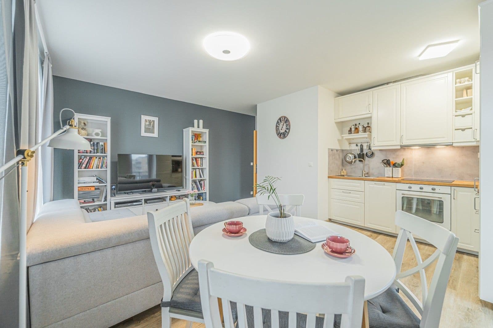 Prenájom bytu 2-izbový 52 m², K Netlukám, Praha, Praha Prenájom bytu 2-izbový 52 m², K Netlukám, Praha, Praha