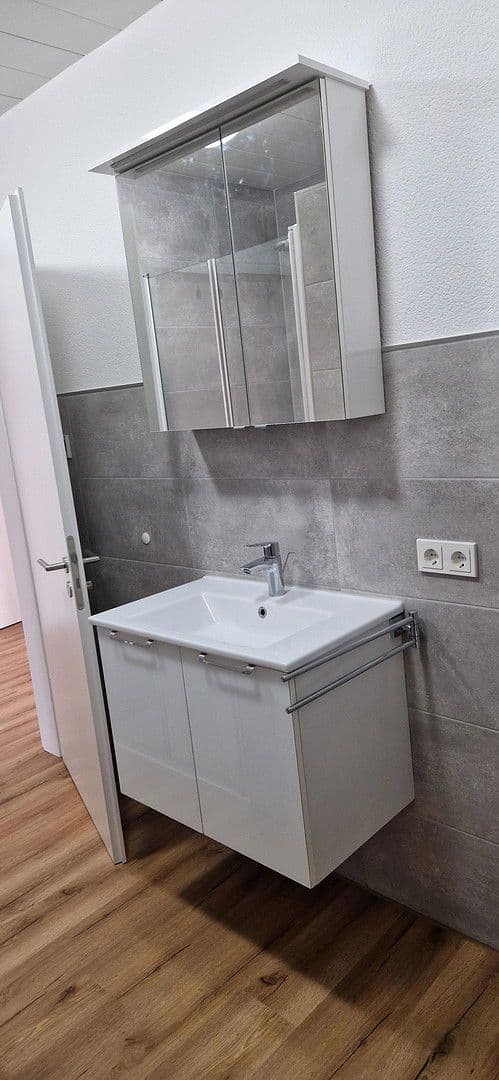 Prenájom bytu 3-izbový 82 m², Am Guldenbach 60a-60b, Rheinböllen, Porýnie-Falcko Prenájom bytu 3-izbový 82 m², Am Guldenbach 60a-60b, Rheinböllen, Porýnie-Falcko