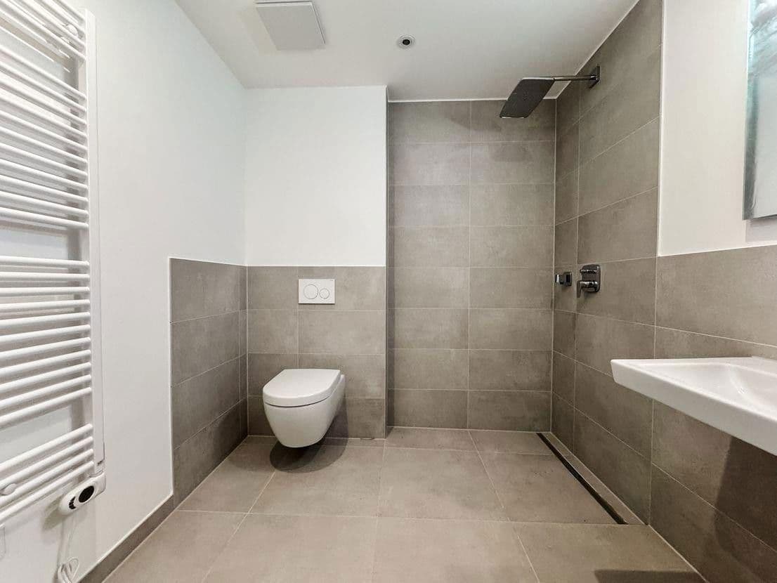 Prenájom bytu 1-izbový 30 m², Berlin, Berlín Prenájom bytu 1-izbový 30 m², Berlin, Berlín