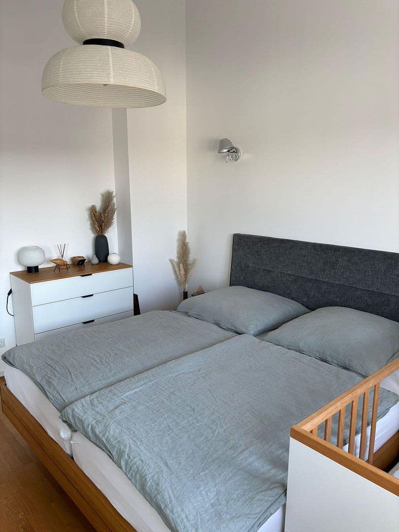 Prenájom bytu 3-izbový 86 m², Neusatzer Straße 5, München, Bavorsko Prenájom bytu 3-izbový 86 m², Neusatzer Straße 5, München, Bavorsko