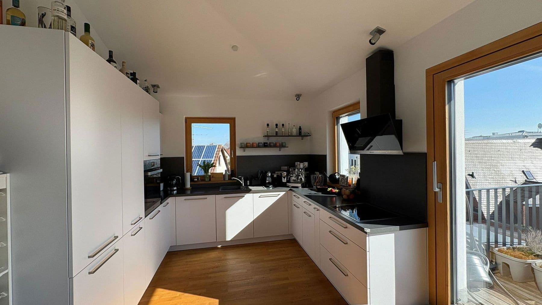 Prenájom bytu 3-izbový 86 m², Neusatzer Straße 5, München, Bavorsko Prenájom bytu 3-izbový 86 m², Neusatzer Straße 5, München, Bavorsko