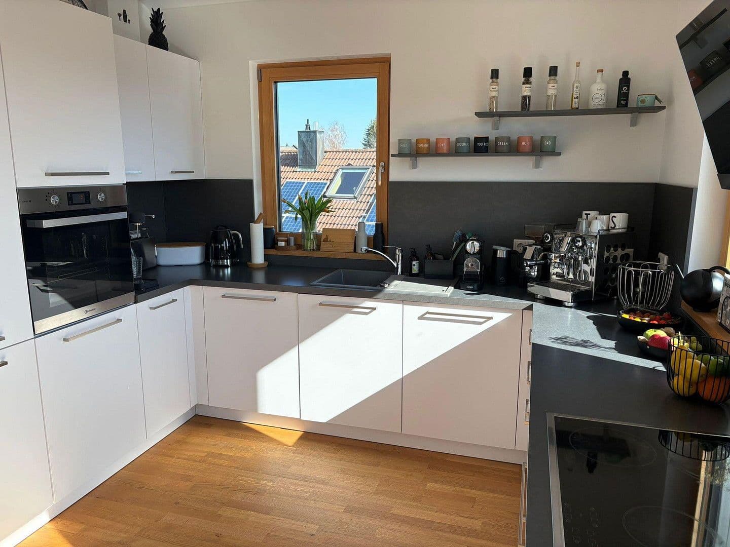 Prenájom bytu 3-izbový 86 m², Neusatzer Straße 5, München, Bavorsko Prenájom bytu 3-izbový 86 m², Neusatzer Straße 5, München, Bavorsko