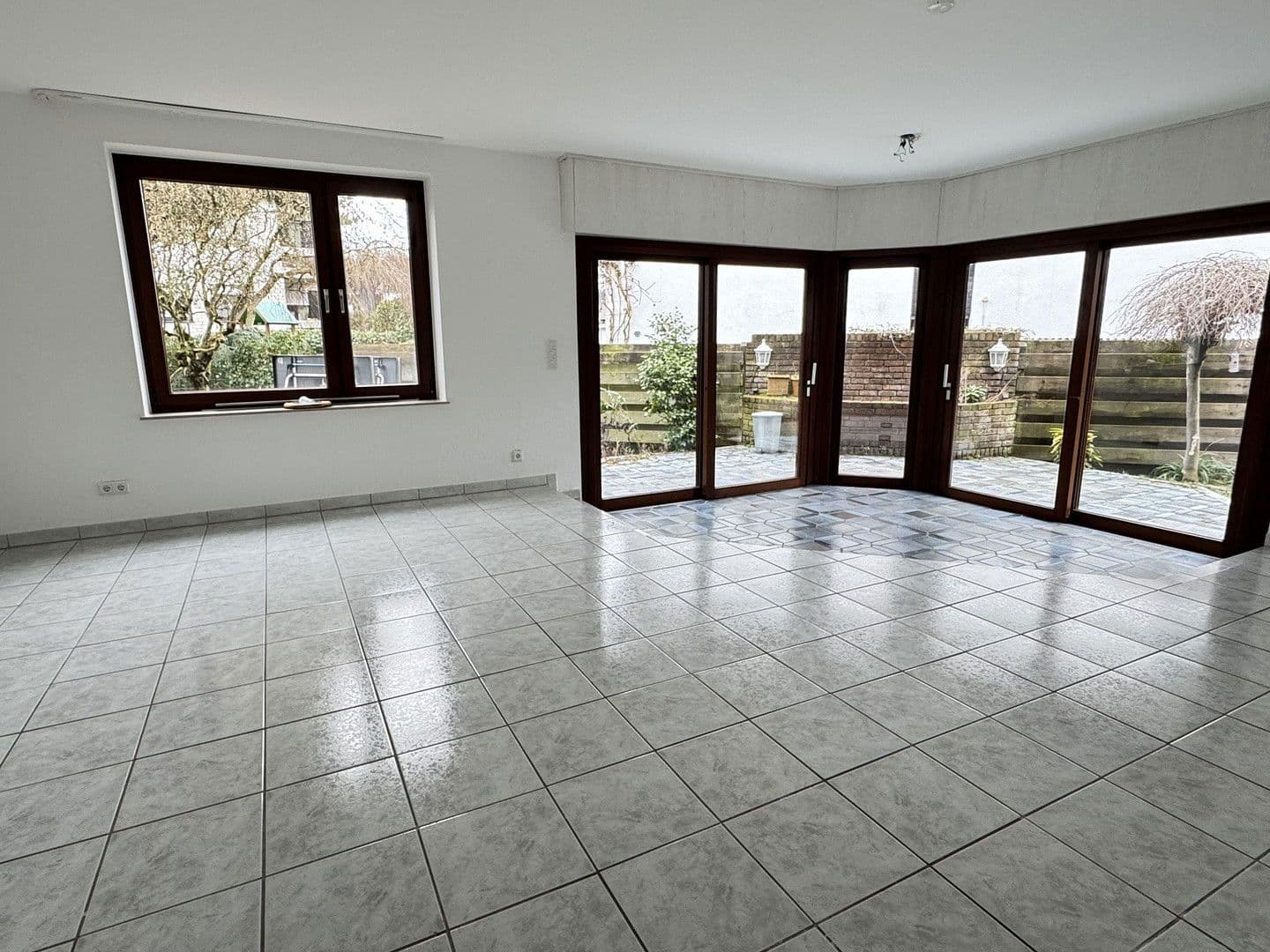 Prenájom bytu 4-izbový 109 m², Drosselweg 47, Bergisch Gladbach, Severné Porýnie - Westfálsko Prenájom bytu 4-izbový 109 m², Drosselweg 47, Bergisch Gladbach, Severné Porýnie - Westfálsko