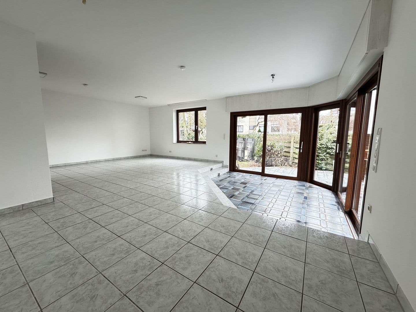 Prenájom bytu 4-izbový 109 m², Drosselweg 47, Bergisch Gladbach, Severné Porýnie - Westfálsko Prenájom bytu 4-izbový 109 m², Drosselweg 47, Bergisch Gladbach, Severné Porýnie - Westfálsko