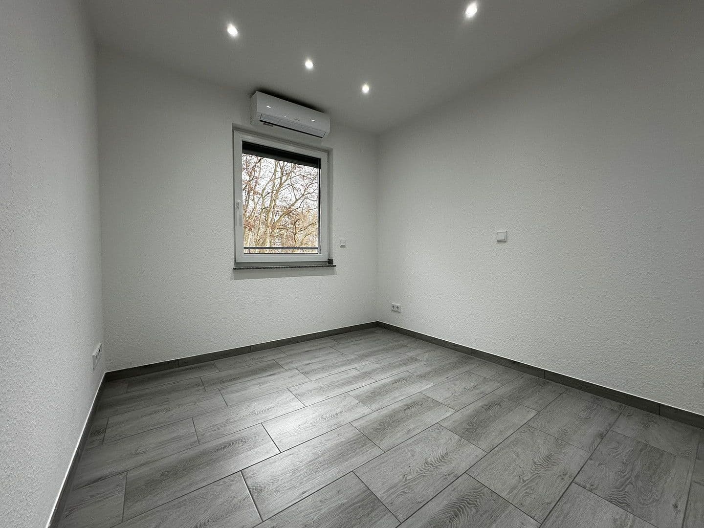 Prenájom bytu 3-izbový 100 m², Bergmannsweg 76, Baesweiler, Severné Porýnie - Westfálsko Prenájom bytu 3-izbový 100 m², Bergmannsweg 76, Baesweiler, Severné Porýnie - Westfálsko