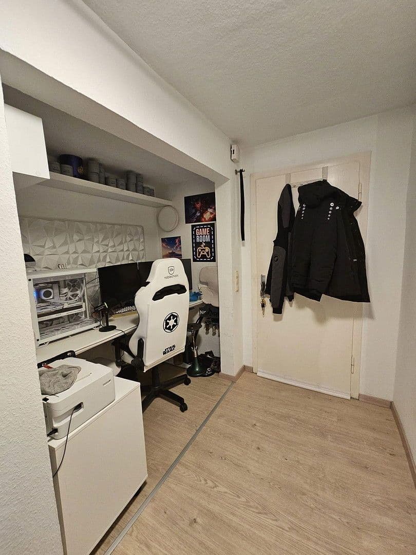 Prenájom bytu 3-izbový 90 m², Ebertstr. 93, Oberhausen, Severné Porýnie - Westfálsko Prenájom bytu 3-izbový 90 m², Ebertstr. 93, Oberhausen, Severné Porýnie - Westfálsko