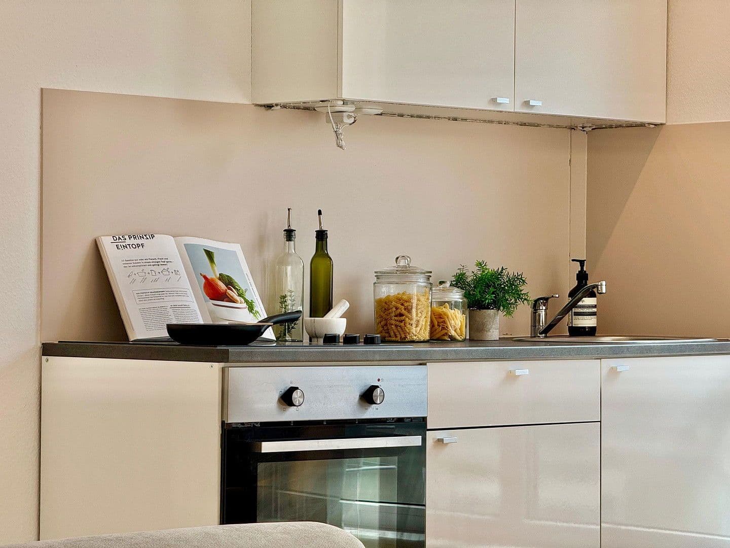 Prenájom bytu 1-izbový 45 m², Endenicher Str. 308, Bonn, Severné Porýnie - Westfálsko Prenájom bytu 1-izbový 45 m², Endenicher Str. 308, Bonn, Severné Porýnie - Westfálsko