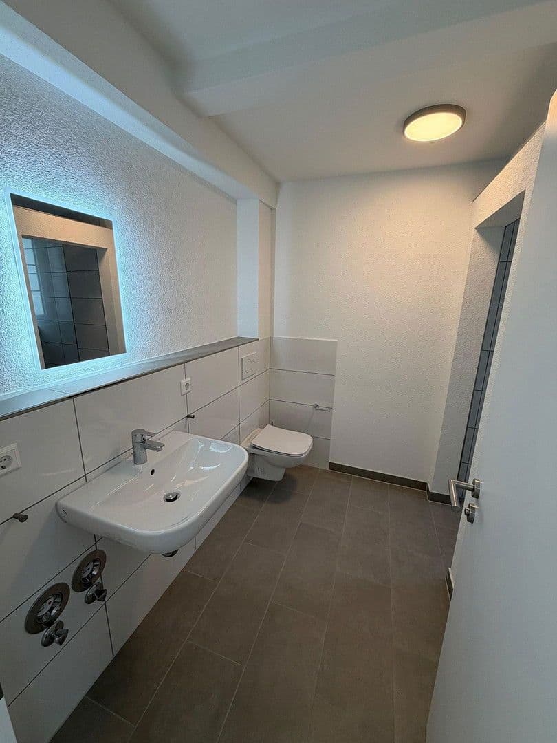 Prenájom kancelárie 125 m², Josefstraße 2A, Donaueschingen, Bádensko-Wurttembersko Prenájom kancelárie 125 m², Josefstraße 2A, Donaueschingen, Bádensko-Wurttembersko