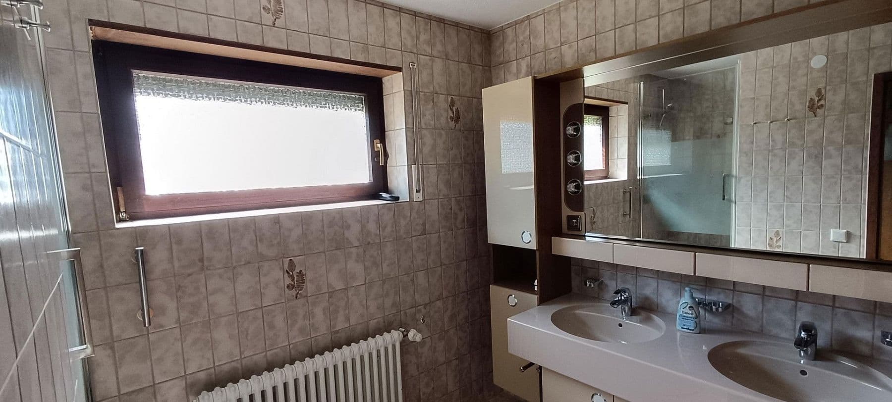 Predaj domu 240 m², pozemek 781 m², Bretten, Bádensko-Wurttembersko Predaj domu 240 m², pozemek 781 m², Bretten, Bádensko-Wurttembersko