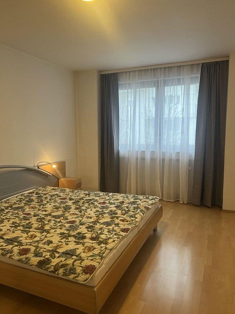 Prenájom bytu 2-izbový 70 m², Oederweg, FRANKFURT AM MAIN, Hesensko Prenájom bytu 2-izbový 70 m², Oederweg, FRANKFURT AM MAIN, Hesensko