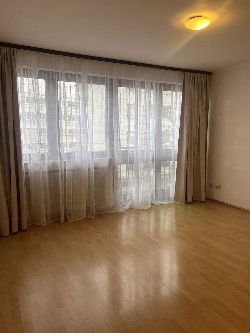 Prenájom bytu 2-izbový 70 m², Oederweg, FRANKFURT AM MAIN, Hesensko Prenájom bytu 2-izbový 70 m², Oederweg, FRANKFURT AM MAIN, Hesensko