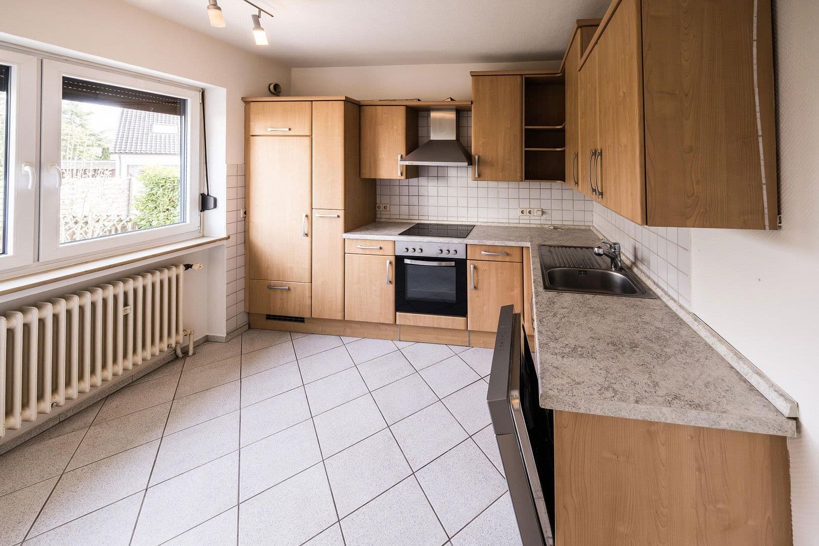 Predaj domu 95 m², pozemek 140 m², Stuhr, Dolné Sasko Predaj domu 95 m², pozemek 140 m², Stuhr, Dolné Sasko