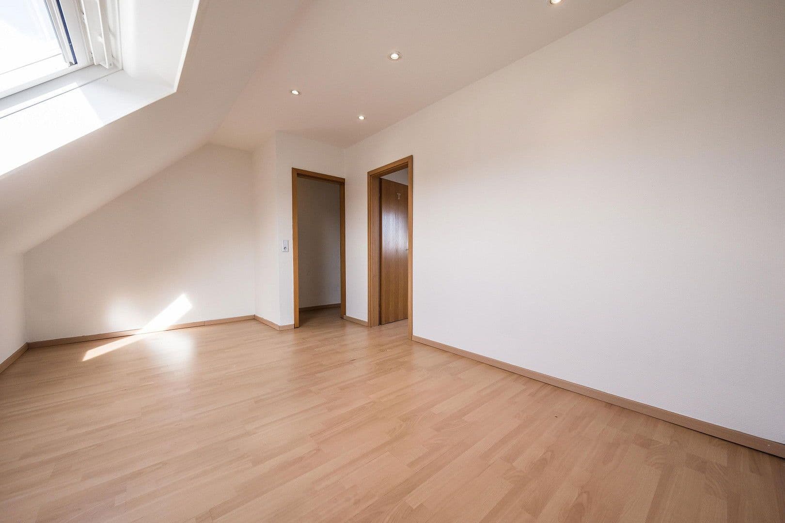 Predaj domu 95 m², pozemek 140 m², Stuhr, Dolné Sasko Predaj domu 95 m², pozemek 140 m², Stuhr, Dolné Sasko