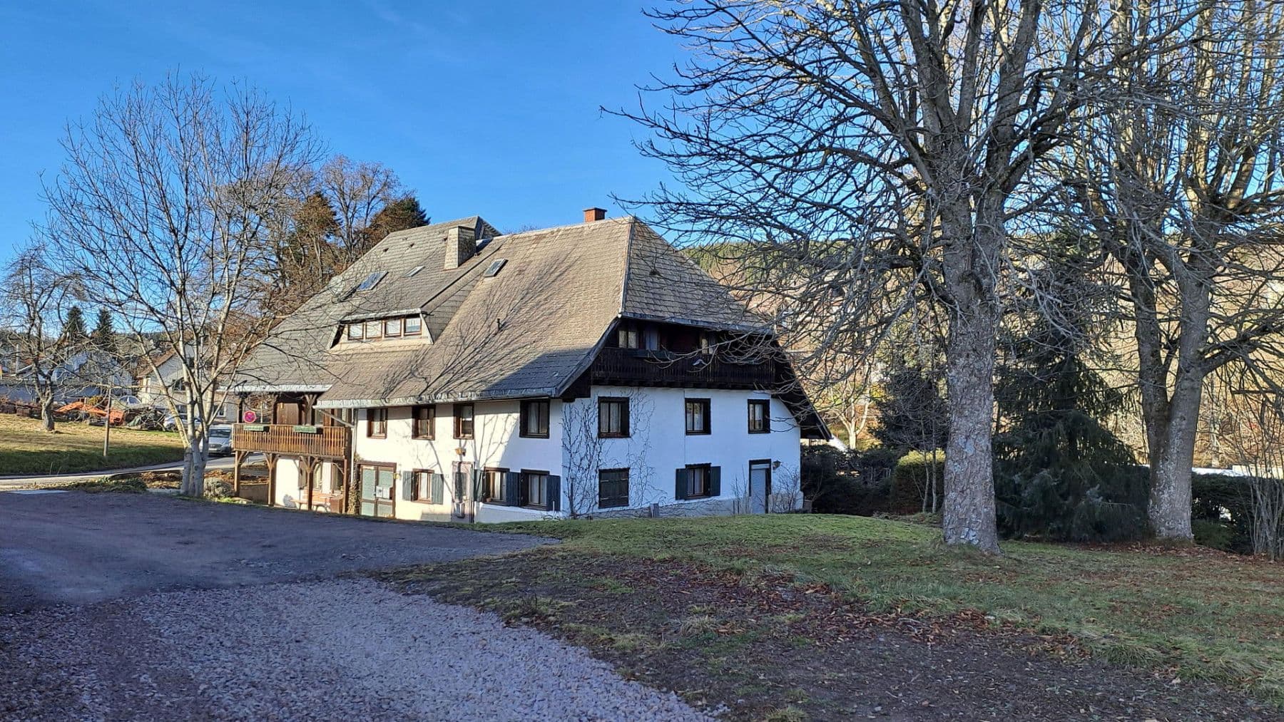 Predaj domu 436 m², pozemek 1.970 m², Erlenbachweg 22, Lenzkirch, Bádensko-Wurttembersko Predaj domu 436 m², pozemek 1.970 m², Erlenbachweg 22, Lenzkirch, Bádensko-Wurttembersko