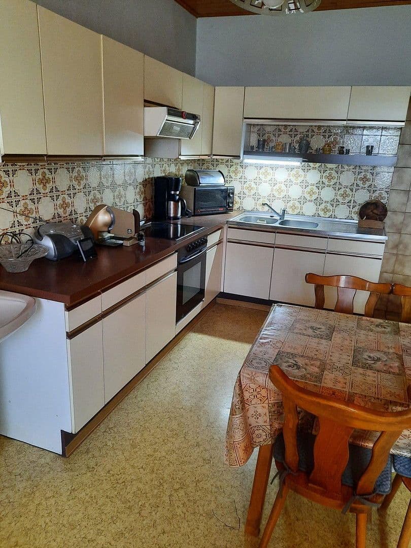 Predaj domu 108 m², pozemek 1.612 m², Hauptstraße, Rabensburg, Dolné Rakúsko Predaj domu 108 m², pozemek 1.612 m², Hauptstraße, Rabensburg, Dolné Rakúsko