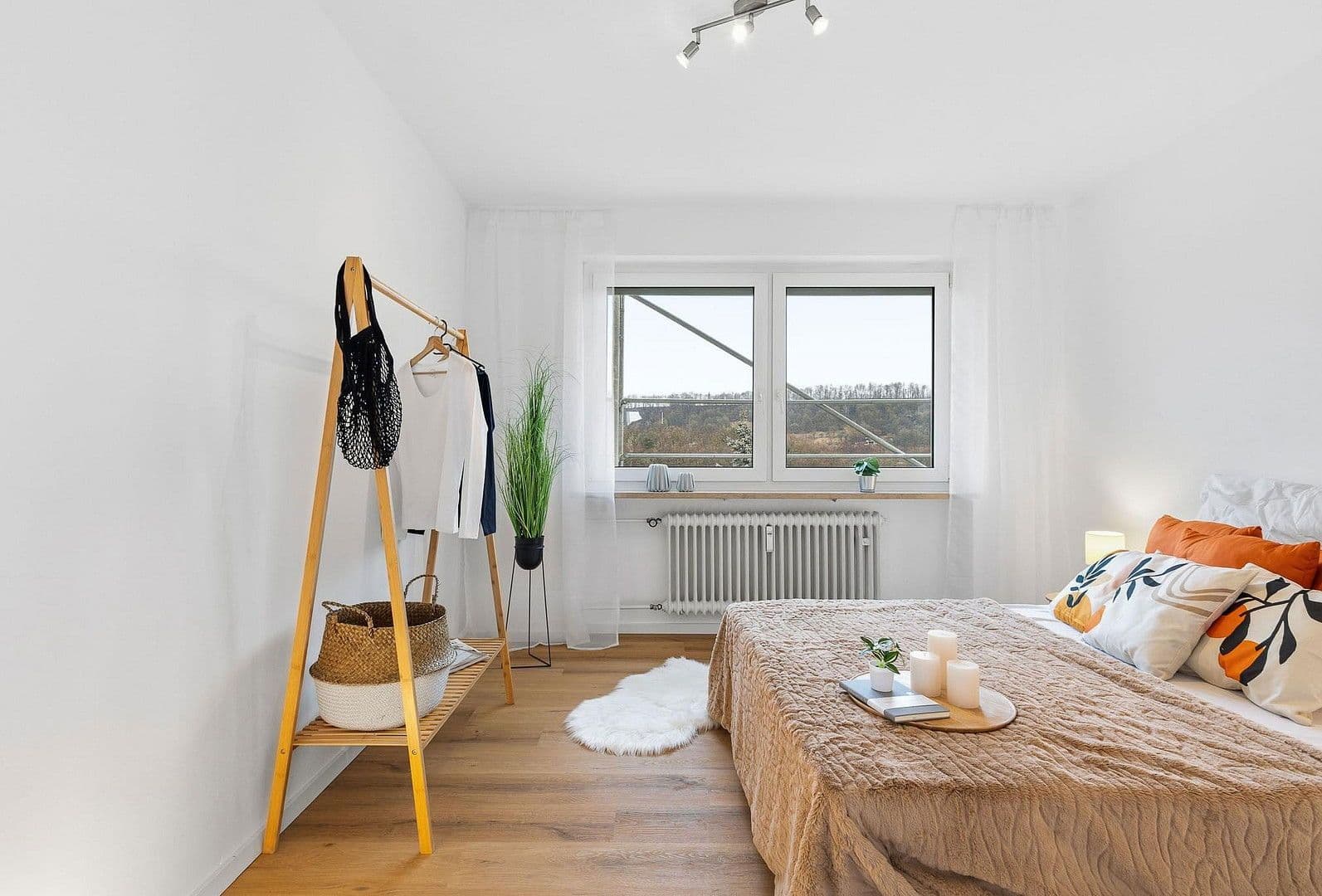 Predaj domu 1.083 m², pozemek 790 m², Regensburg, Bavorsko Predaj domu 1.083 m², pozemek 790 m², Regensburg, Bavorsko