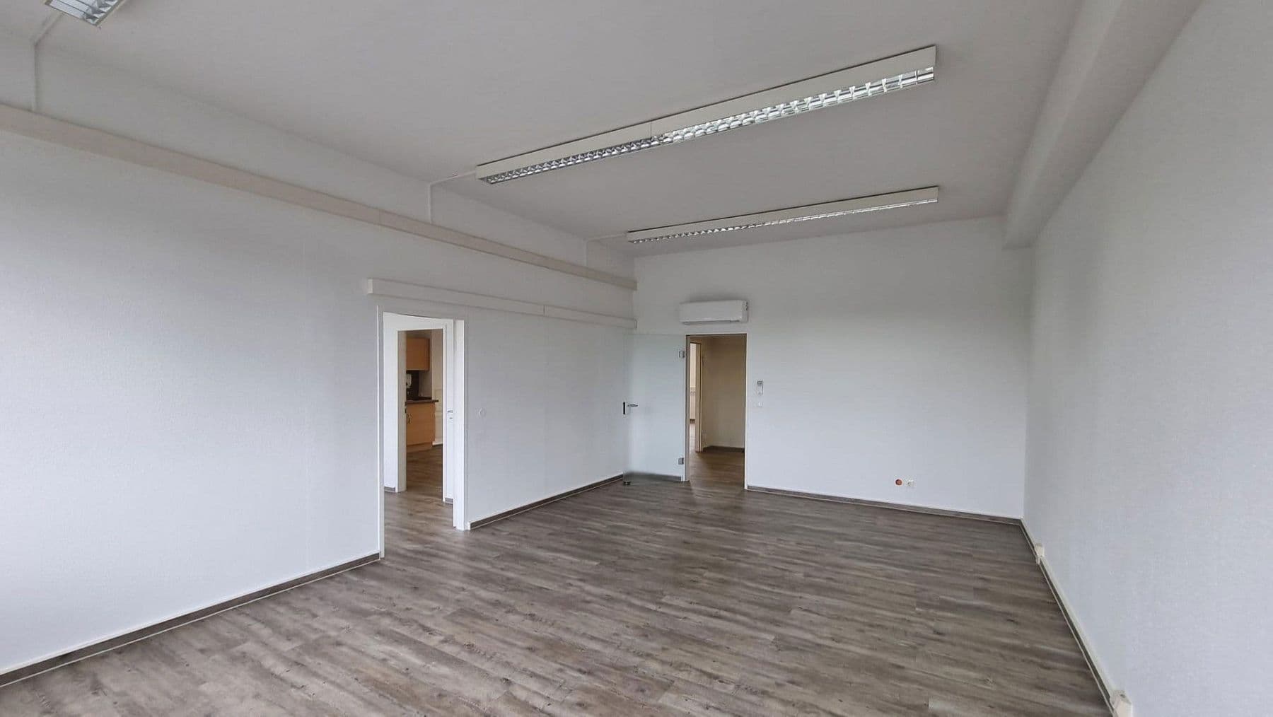 Prenájom kancelárie 145 m², Grusonstraße 55, Hamburg, Hamburg Prenájom kancelárie 145 m², Grusonstraße 55, Hamburg, Hamburg