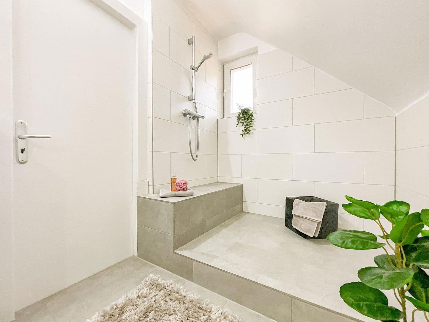 Predaj domu 144 m², pozemek 468 m², Hamburg, Hamburg Predaj domu 144 m², pozemek 468 m², Hamburg, Hamburg