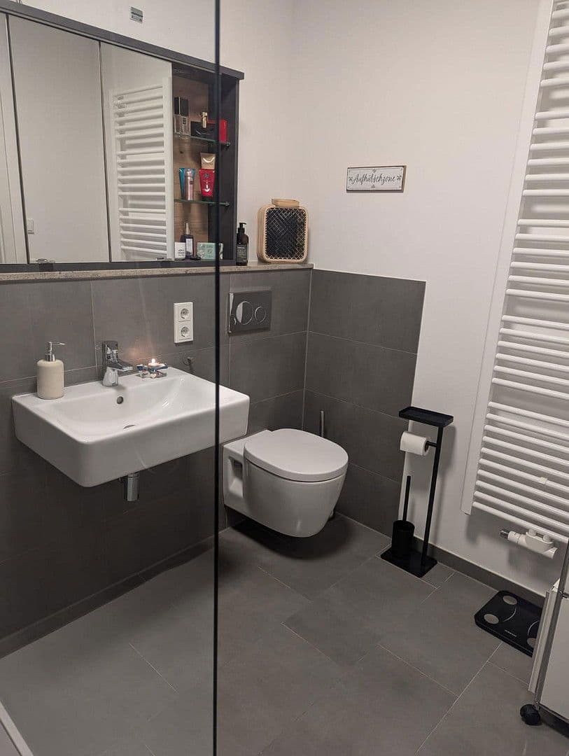 Prenájom bytu 3-izbový 77 m², Köln, Severné Porýnie - Westfálsko Prenájom bytu 3-izbový 77 m², Köln, Severné Porýnie - Westfálsko